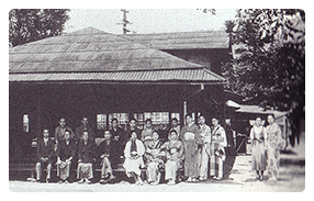 明治45年　当時の園舎・園史写真